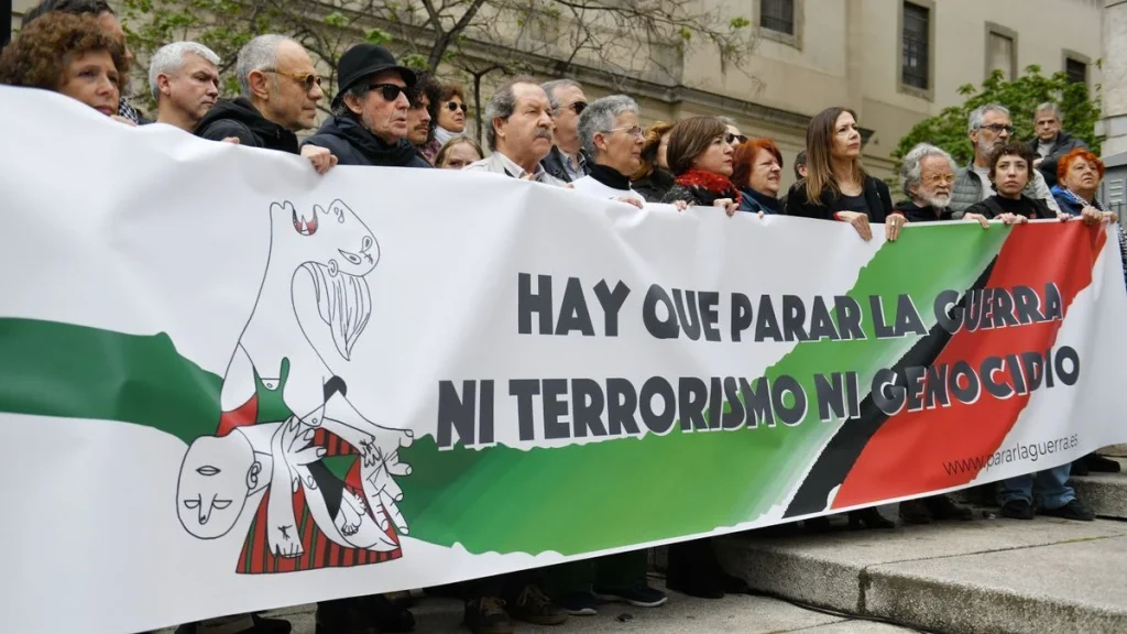 ¡Cinco Veces y Subiendo! ¡No podemos acostumbrarnos a las bombas: Ni Terrorismo, Ni Genocidio! impulsado por Recortes Cero.