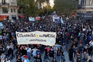 Nueva Ley en Argentina: ¡Hambre, Represión y Entrega al Capital! La reciente sanción de la ley que promueve un ajuste estructural en Argentina