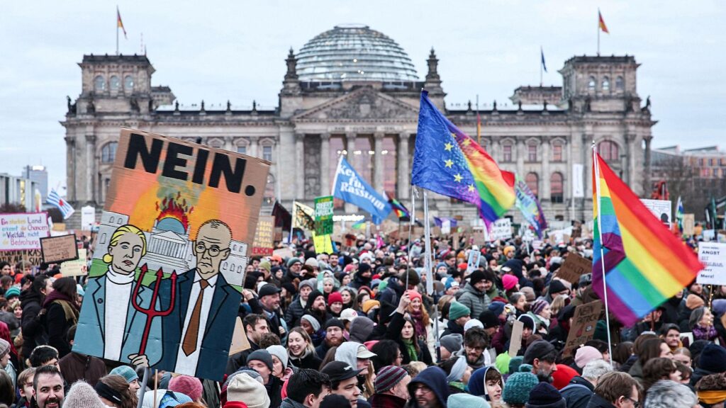 Alemania en la cuerda floja: crisis, fascismo y la sombra de Washington. Alemania se tambalea. Tres crisis encadenadas.